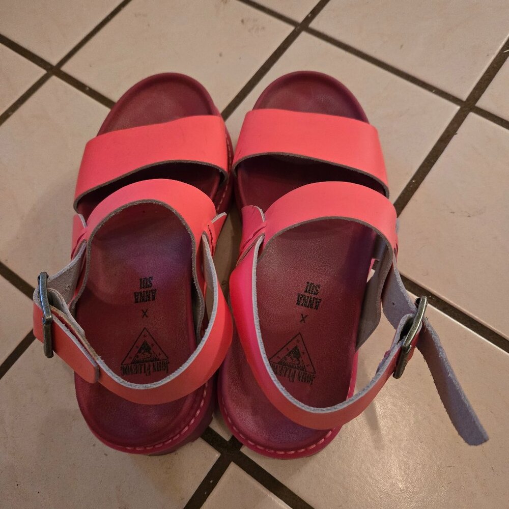 John Fluevog Anna Sui Chunky Sandal. EUC. Size M5/W7.